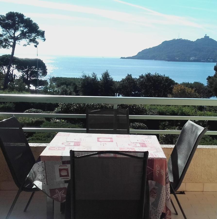 Appartement Vue Mer Piscines Parking Les Coraux Agay Plage Сен-Рафаель Екстер'єр фото