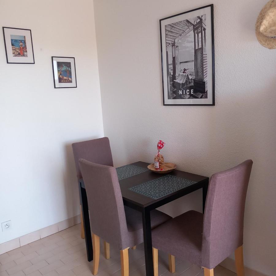 Appartement Vue Mer Piscines Parking Les Coraux Agay Plage Сен-Рафаель Екстер'єр фото