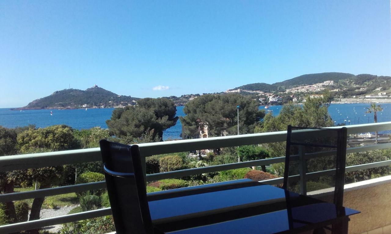 Appartement Vue Mer Piscines Parking Les Coraux Agay Plage Сен-Рафаель Екстер'єр фото